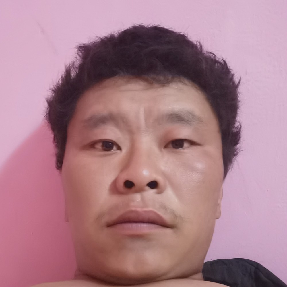 彼年保卫背包的照片