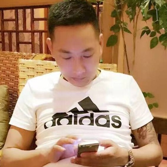 清脆方女王的照片