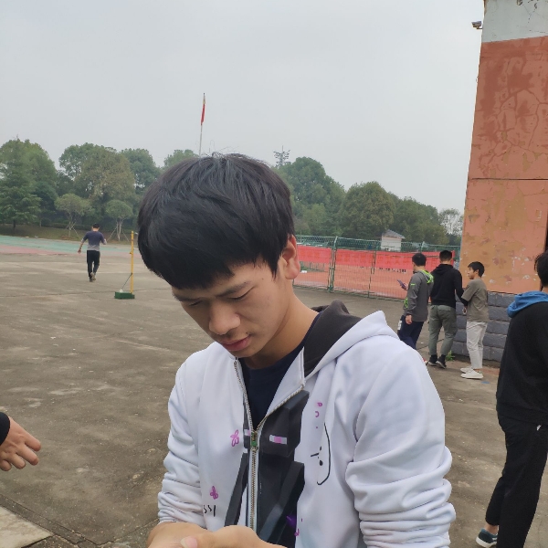 易烊千玺1的照片