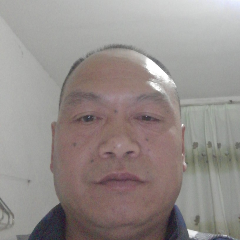 凉面回首留胡子的照片