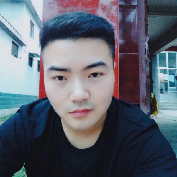 草莓懵懂的照片