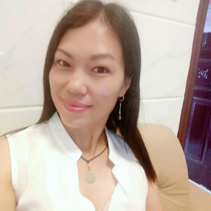 羽毛浅吻天真的照片