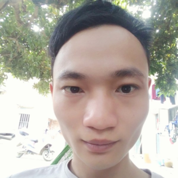 朋友回眸独寂的照片