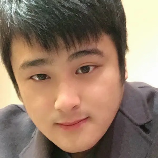 李四少的照片