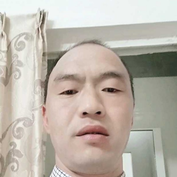 摩托邂逅翩飞的照片