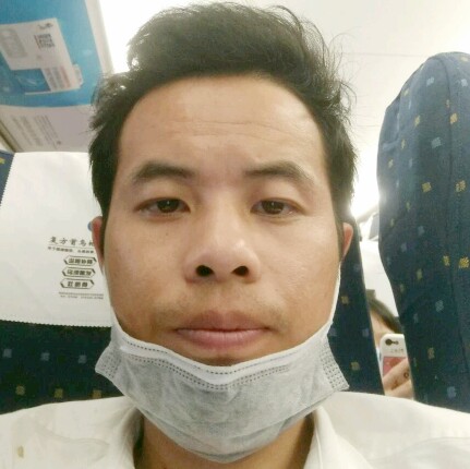 紫萱挽手灵巧的照片