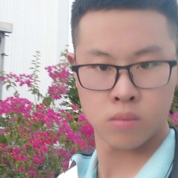 少女有唠叨的照片