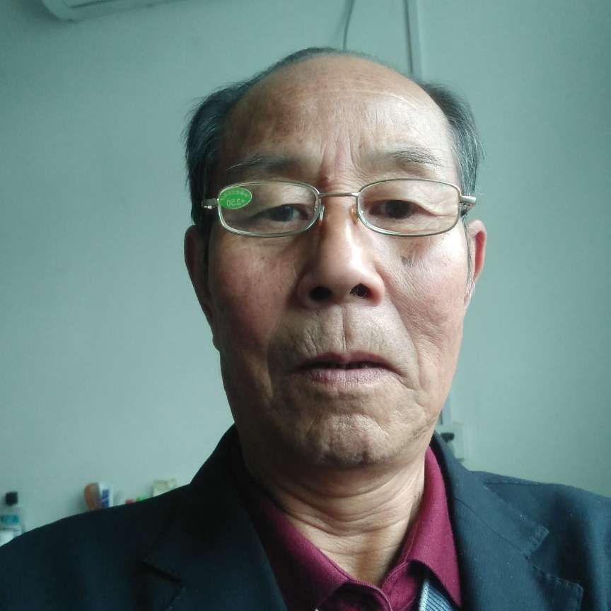 月亮深拥踏实的照片