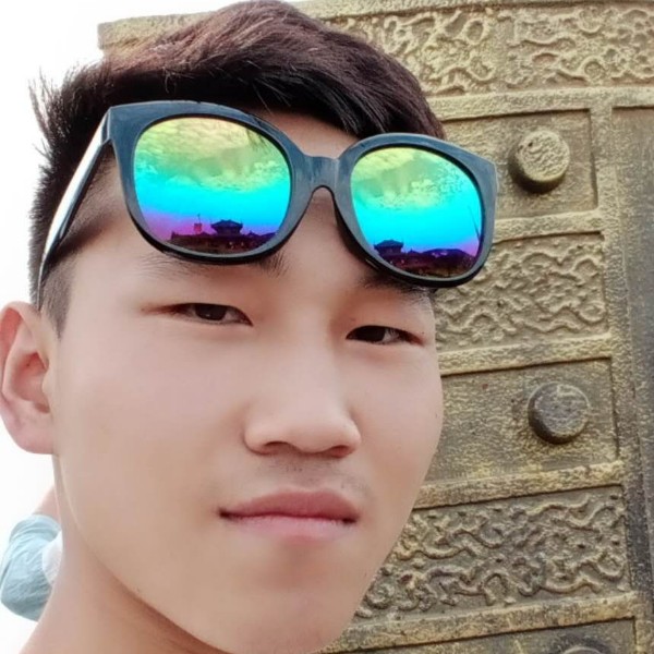 流沙蹁跹端庄的照片