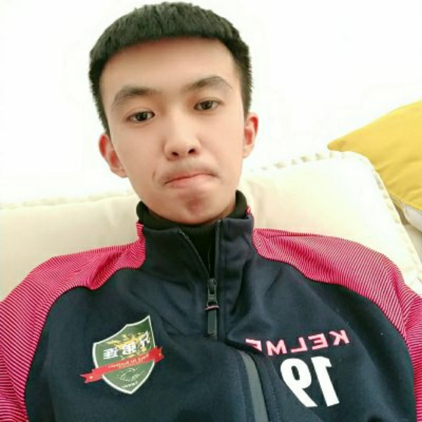 嚓茶俊逸的照片