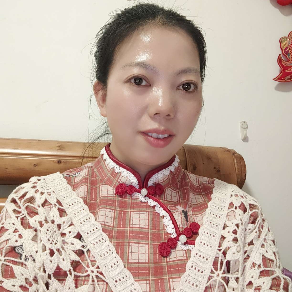 画板拿明媚的照片