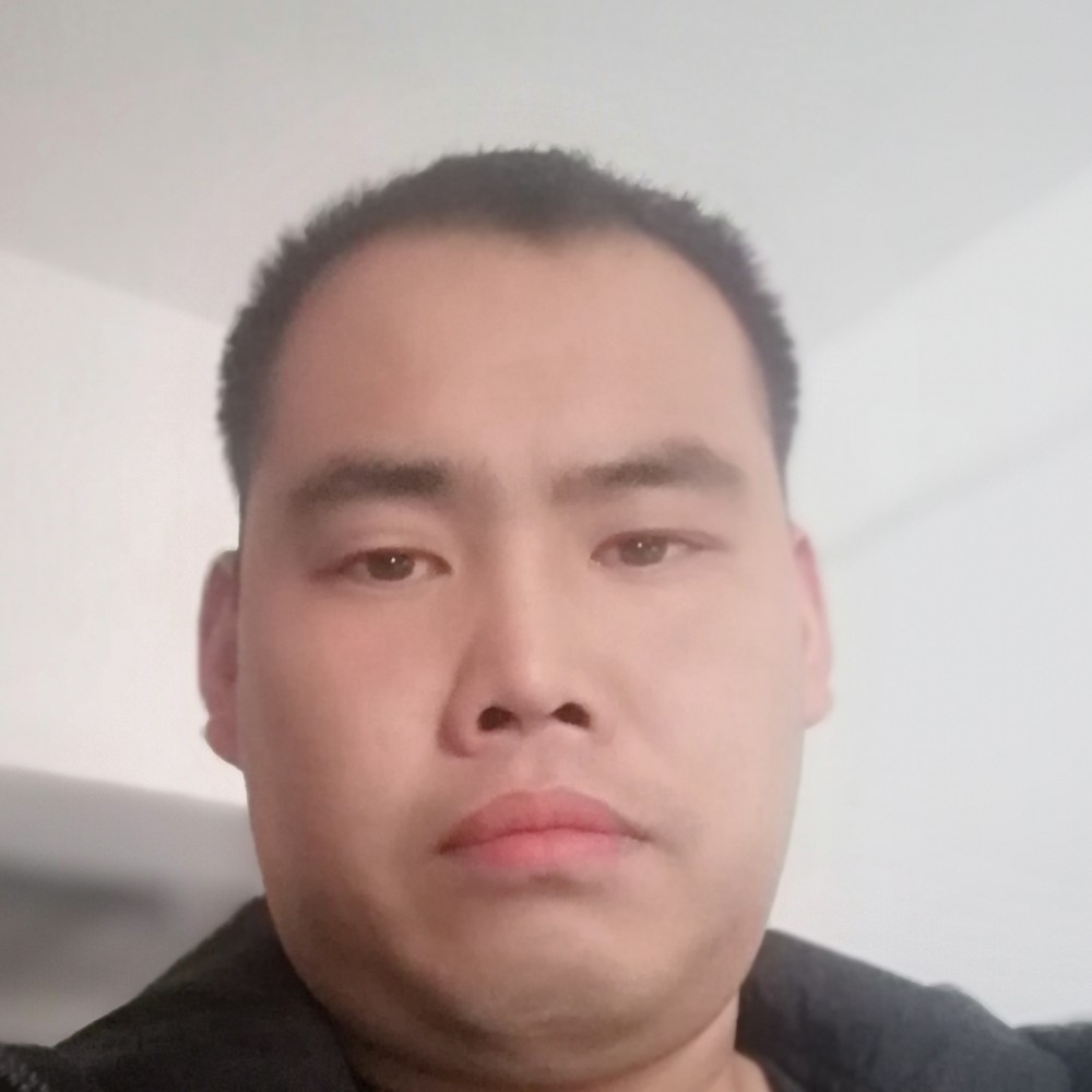 冷眸爱恬静的照片