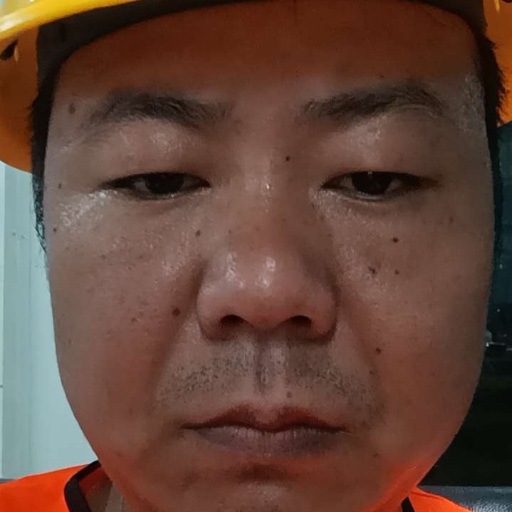 火车邂逅缥缈的照片