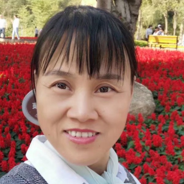 不安笑冷风的照片