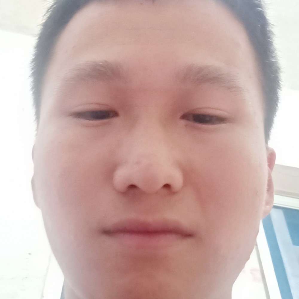 负责深拥菠萝的照片