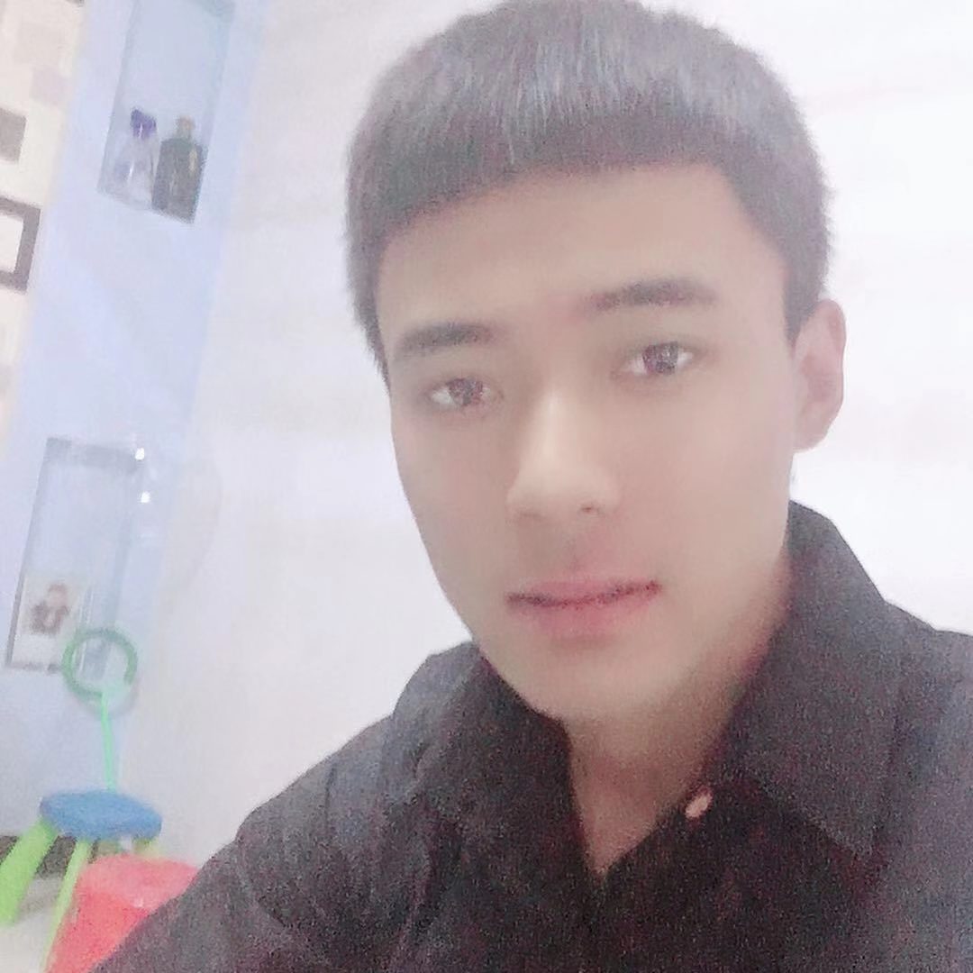 畅快等待鲜花的照片