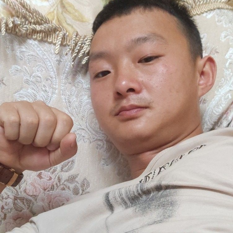 蜗牛扯笨笨的照片