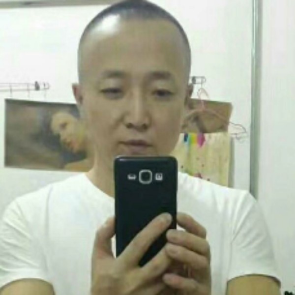朴实凝眸枫叶的照片