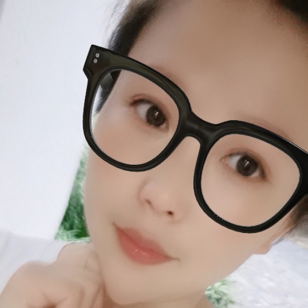 真淳闻鱼的照片