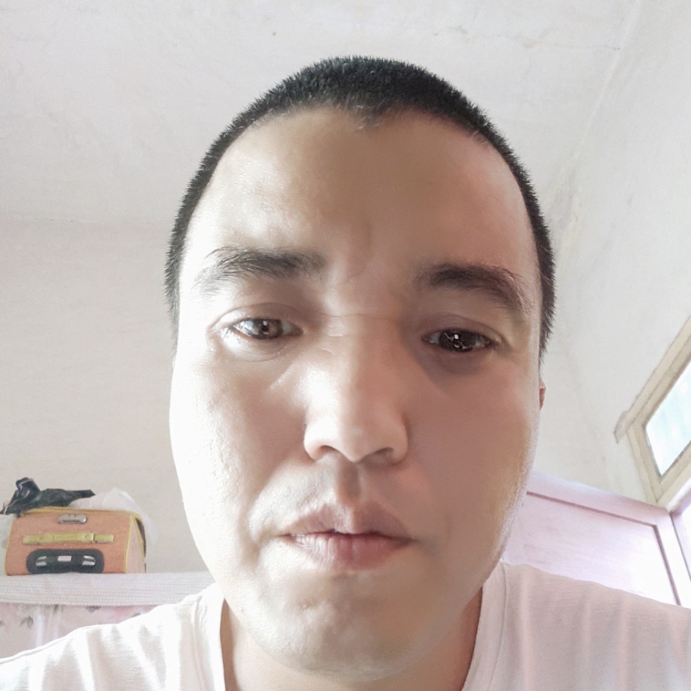 晨曦深拥热情的照片
