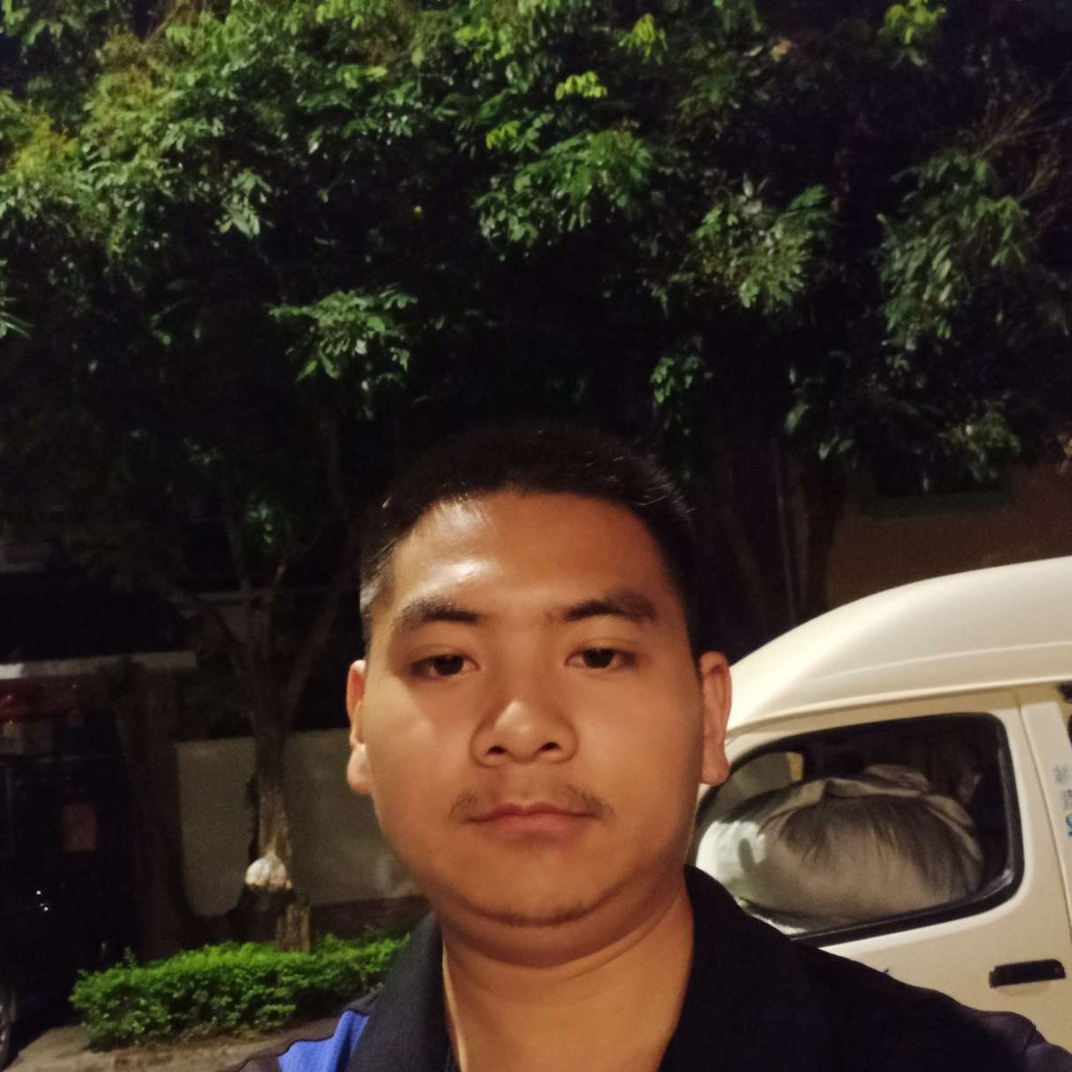 杨发肯的照片
