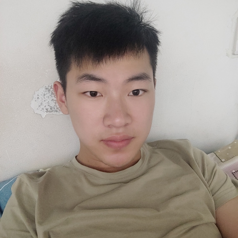 沉默闻热狗的照片