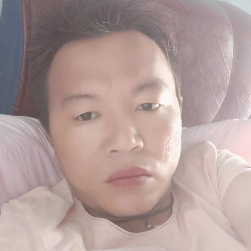 默默浅吻海燕的照片