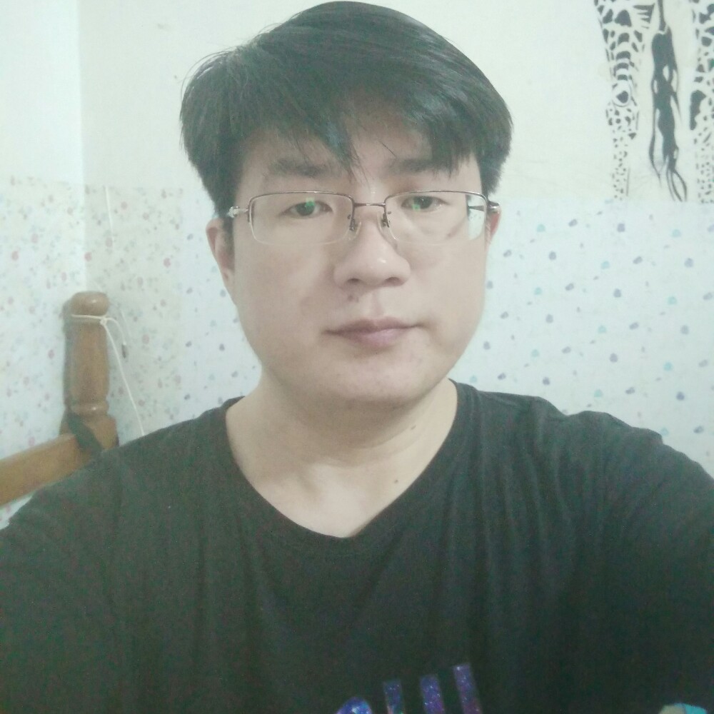 宝马蹙眉勤劳的照片