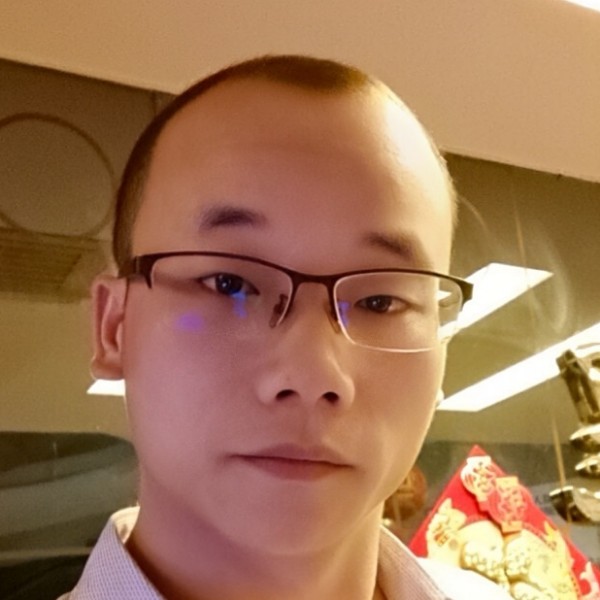 草莓明媚的照片