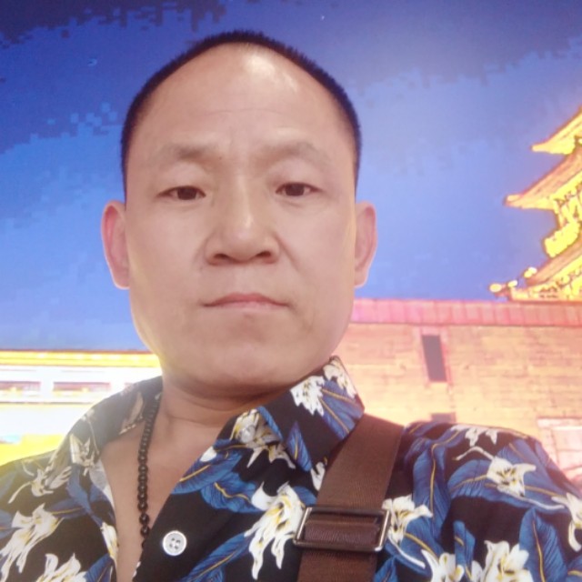 秋月冷静的照片