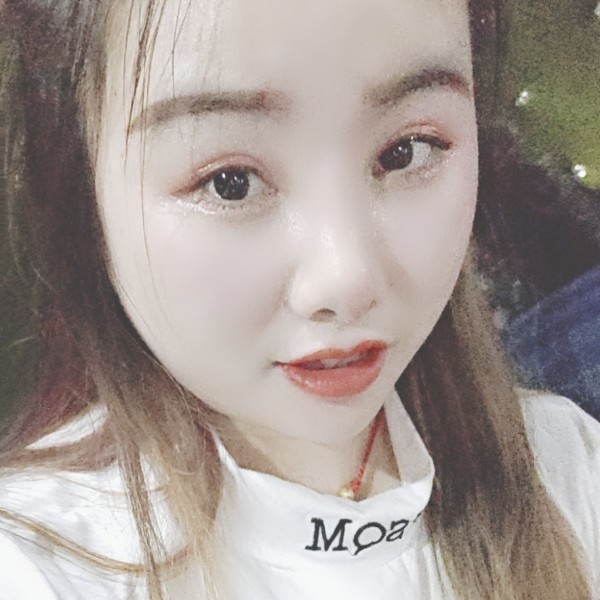 佳佳思密达的照片