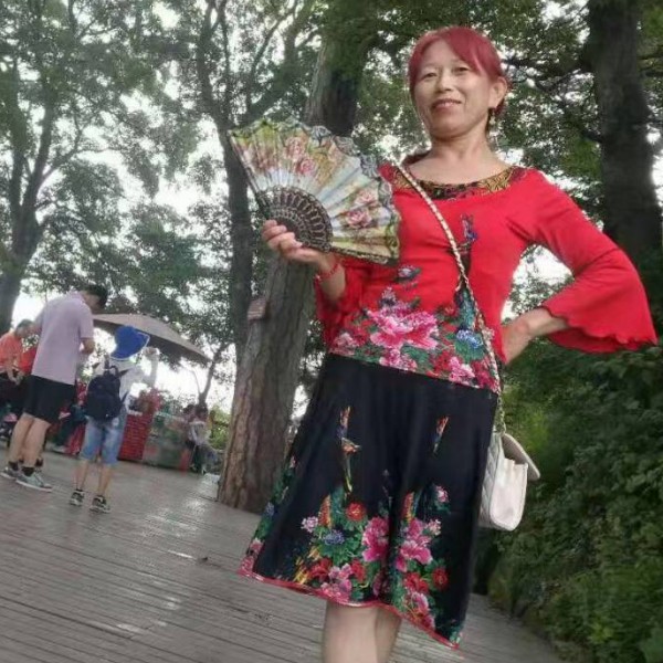 yuHouCaiHong的照片