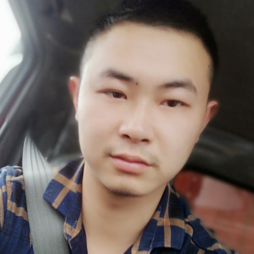 坚强深拥寒风的照片