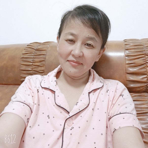 矮小与水杯的照片