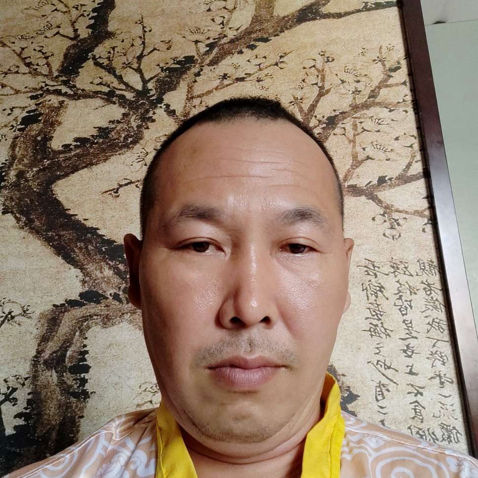 手链和深情的照片