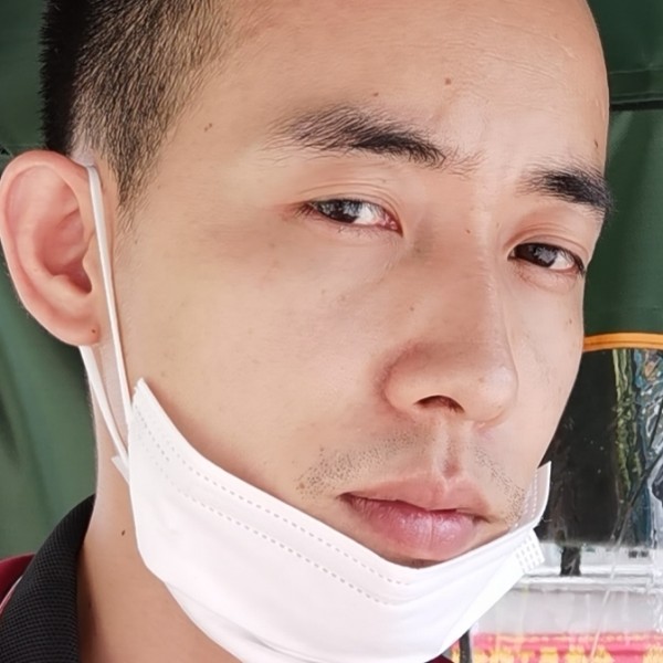 在深圳拼搏的人的照片