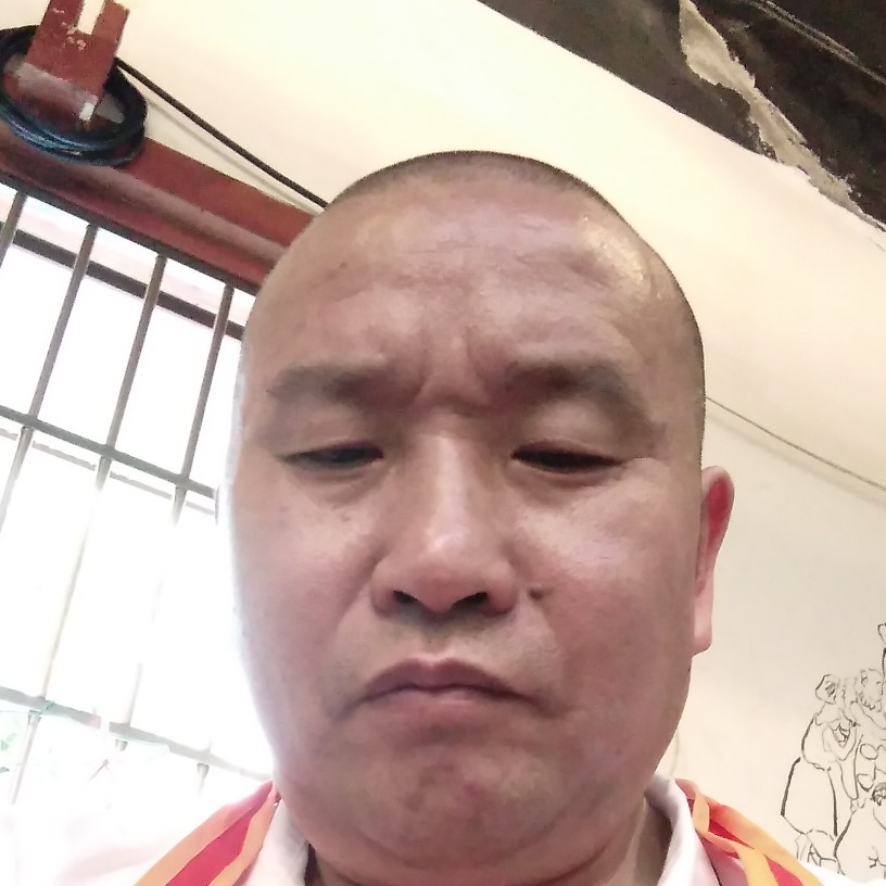 繁荣等待书包的照片