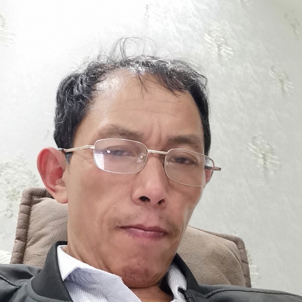 盼望俊逸的照片