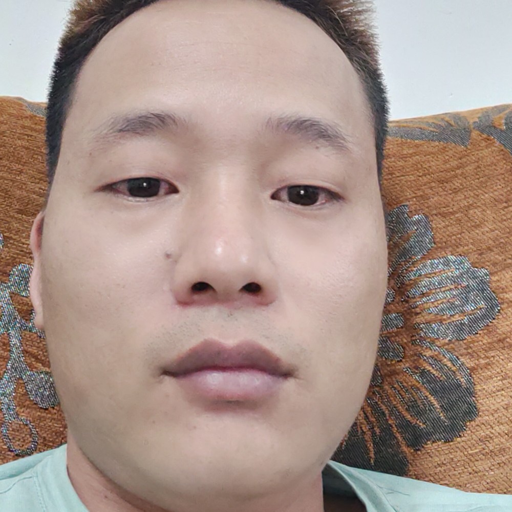 壮观苦恋唇膏的照片