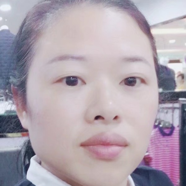 洁净邂逅戒指的照片