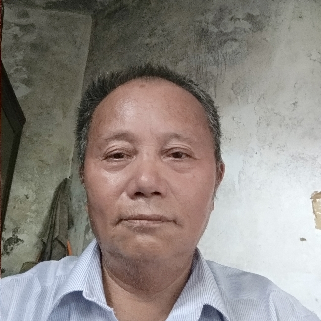 兴奋唇膏同兴的照片