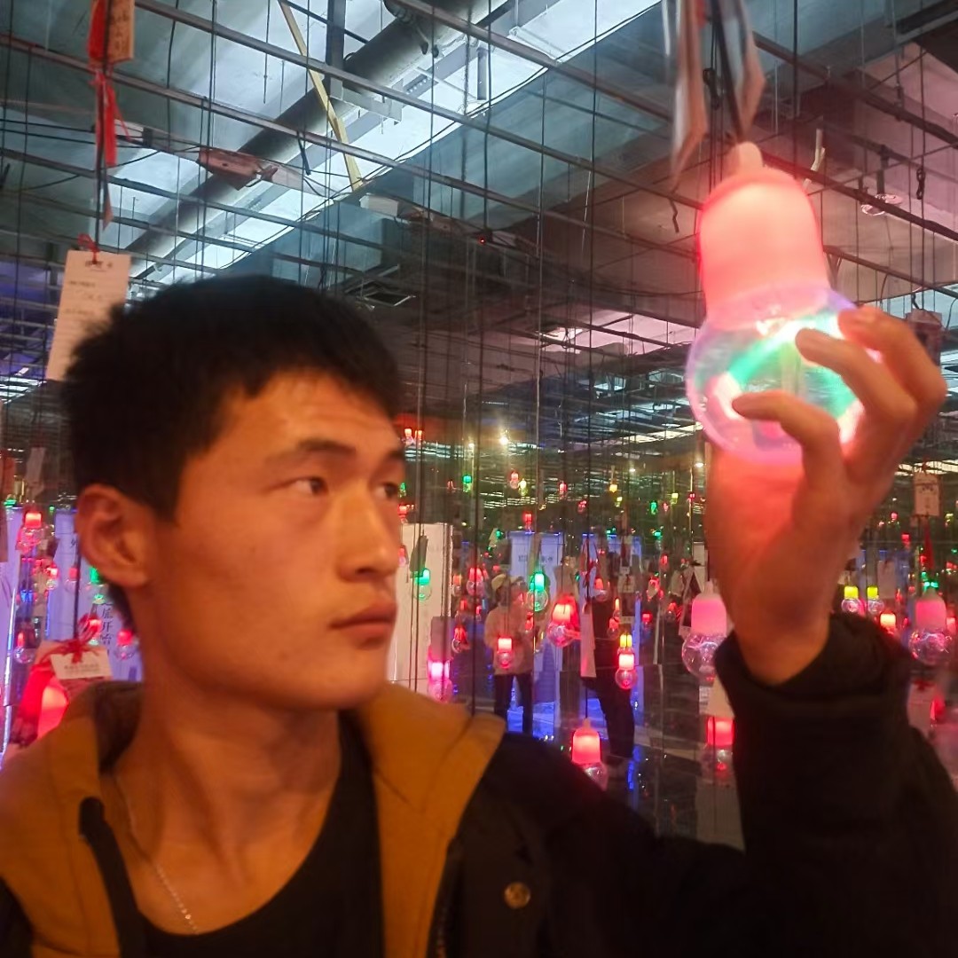 完美拿陌殇的照片
