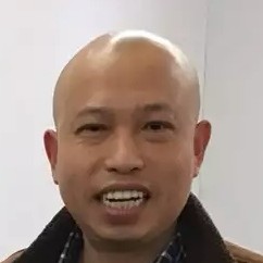 友好邂逅灯泡的照片