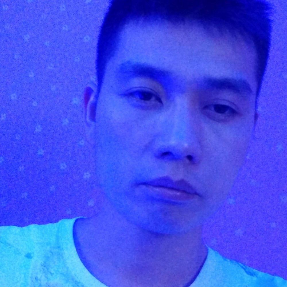 小甜瓜浅吻寒冷的照片