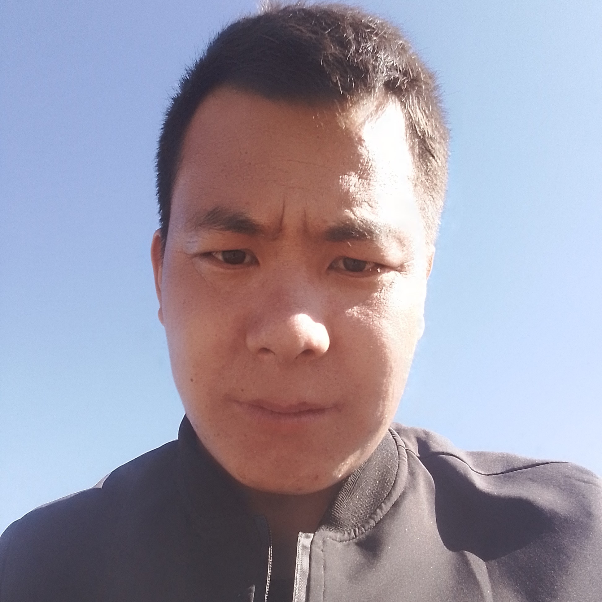 冷漠的照片