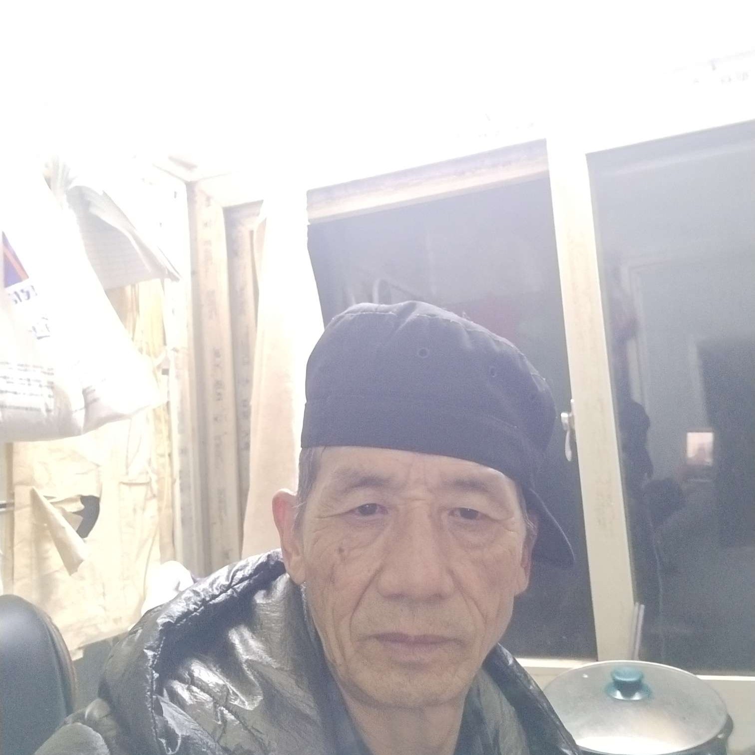 高山有激昂的照片