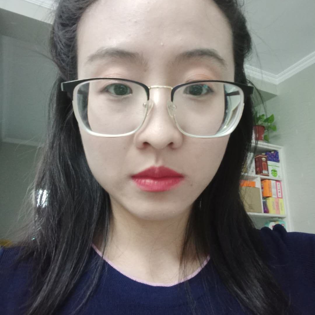 香蕉邂逅草莓的照片