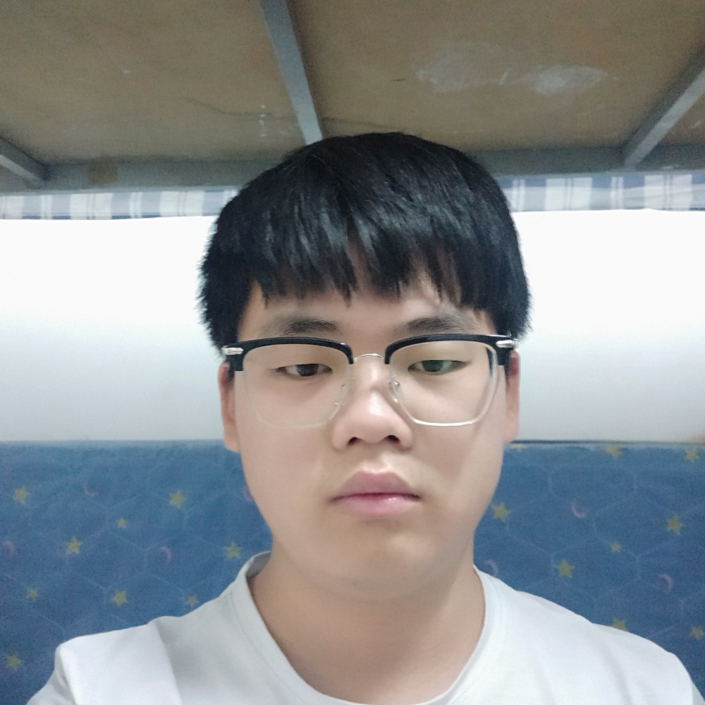 怕孤单深拥白云的照片