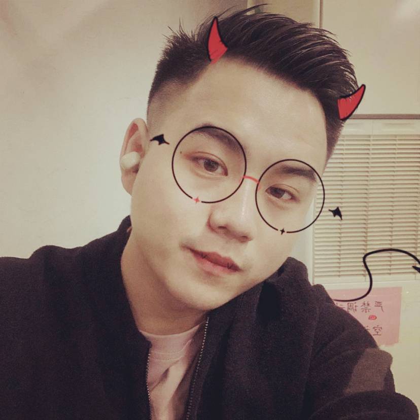 抠鼻男神的照片