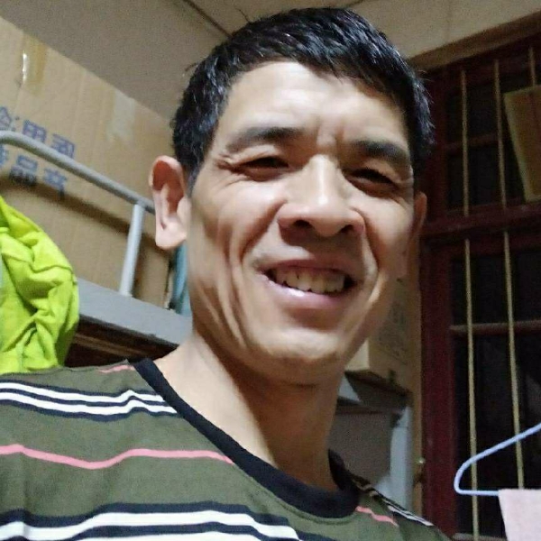 要减肥闻路人的照片